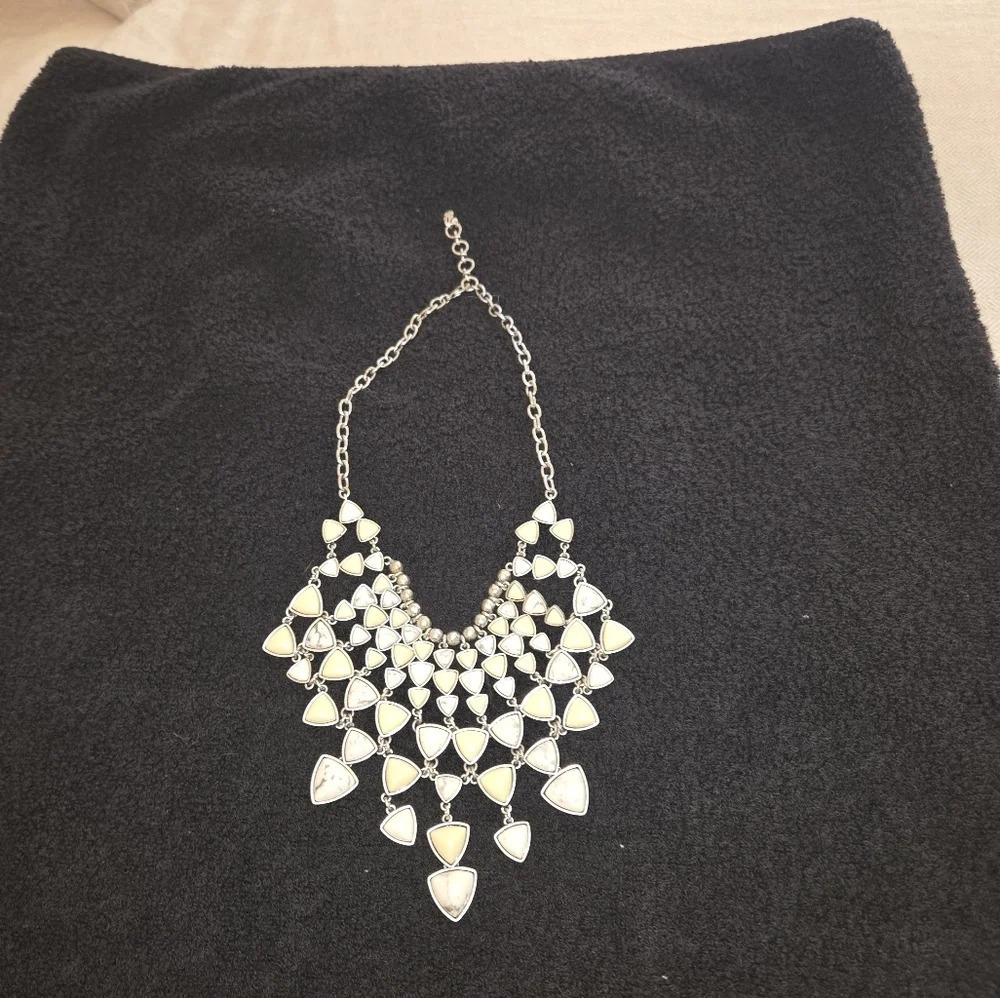 Lucky Brand Silver and White Cutout Stone Bib Collar Necklace 20”